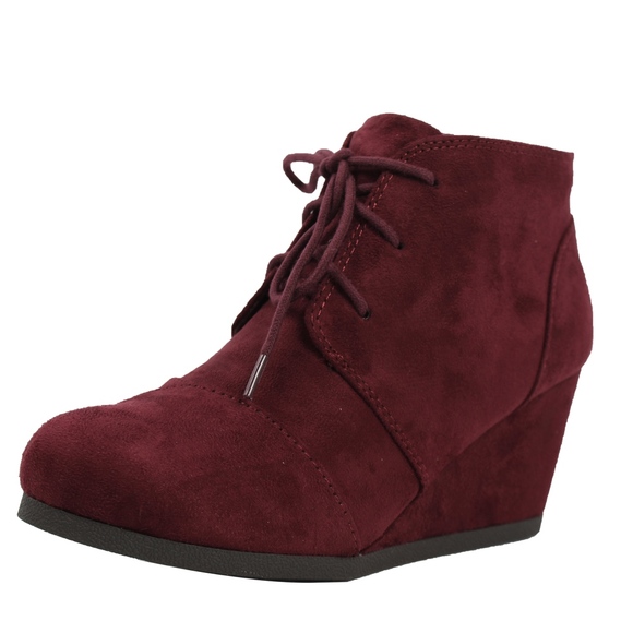 Shoes - Size 5.5 Vino faux suede lace up wedge ankle boot